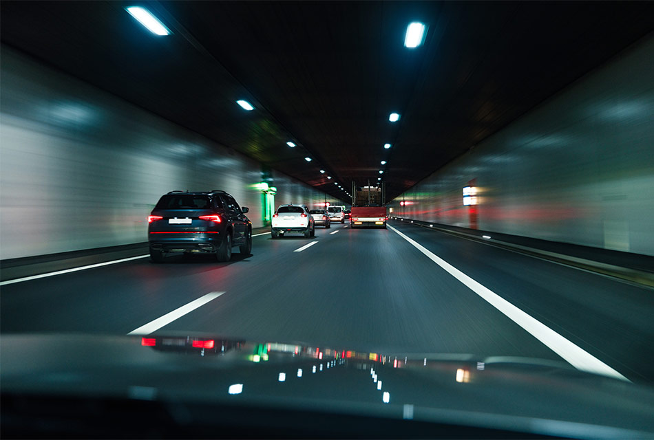 Varna vožnja skozi predor